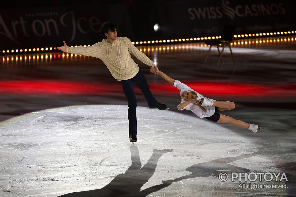 Tatiana Volosozhar & Maxim Trankov