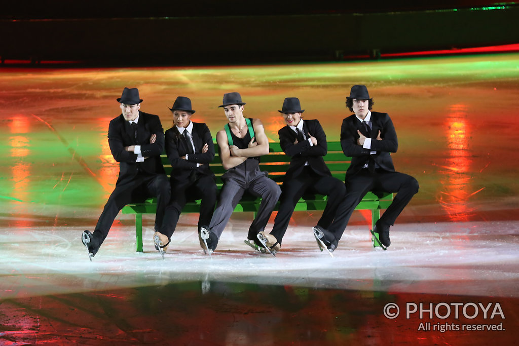 Javier Fernandez & Art on Ice Dancers