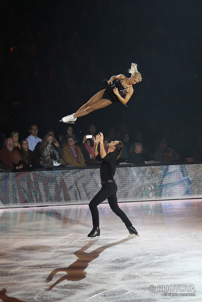 Tatiana Volosozhar & Maxim Trankov